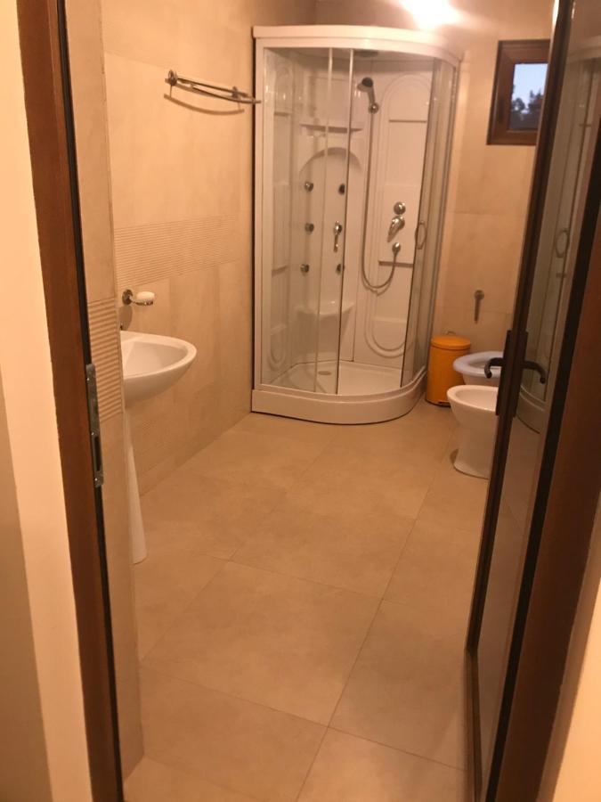 Apartament La Vila Curtea de Argeş Eksteriør bilde