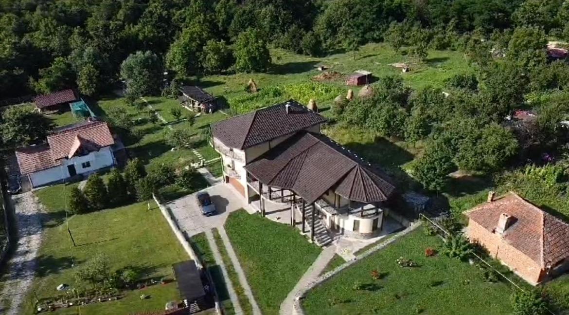 Apartament La Vila Curtea de Argeş Eksteriør bilde